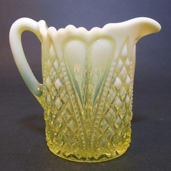 (image for) Davidson Primrose Pearline Glass 'William & Mary' Creamer/Jug