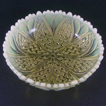 (image for) Davidson Primrose Pearline Glass 5.5" 'William & Mary' Bowl