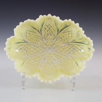 (image for) Davidson Primrose Pearline Glass 7" 'William & Mary' Bowl